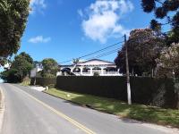 Casa 4 Dormitórios sendo 2 Suítes