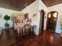 Casa com 4 Dormitórios