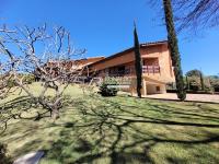 Casa com 11.300m² de Área e 1.977m² de Área Construída
