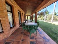 Casa com 11.300m² de Área e 1.977m² de Área Construída