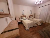 Casa com 11.300m² de Área e 1.977m² de Área Construída