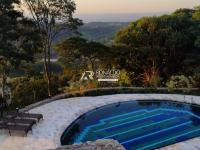 Casa em Condomínio de Alto Padrão