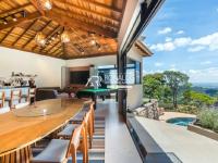 Casa em Condomínio de Alto Padrão