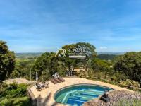 Casa em Condomínio de Alto Padrão