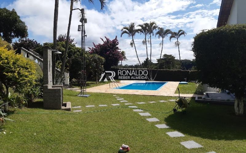 Casa 4 Dormitórios sendo 2 Suítes