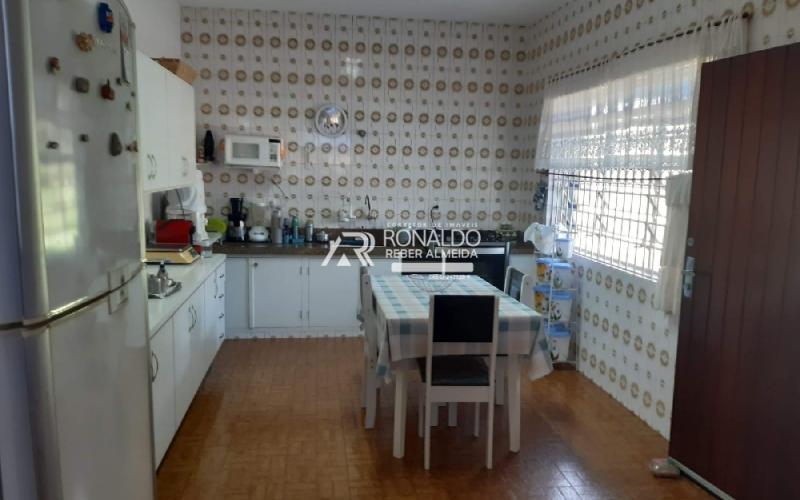 Casa 4 Dormitórios sendo 2 Suítes
