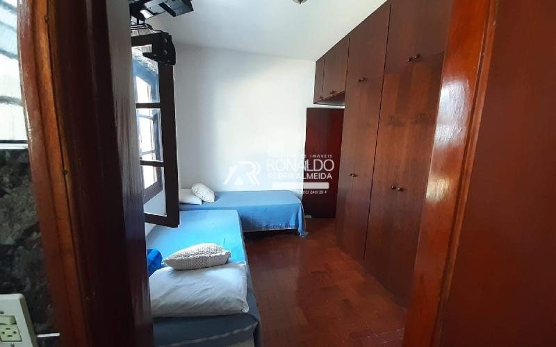 Casa 4 Dormitórios sendo 2 Suítes
