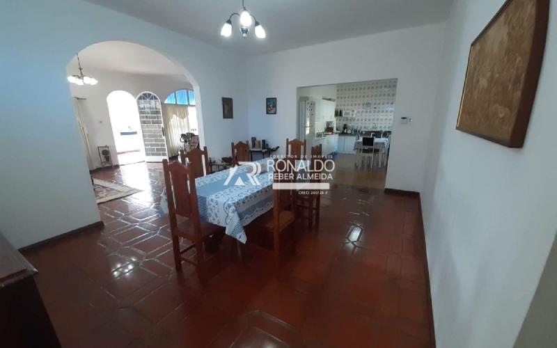 Casa 4 Dormitórios sendo 2 Suítes