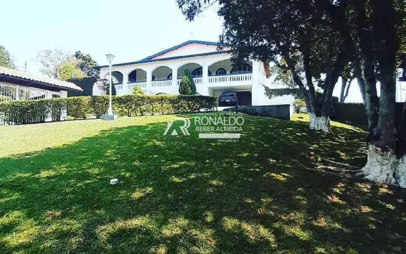 Casa 4 Dormitórios sendo 2 Suítes