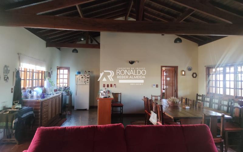 Casa 3 dormitórios sendo 1 Suíte