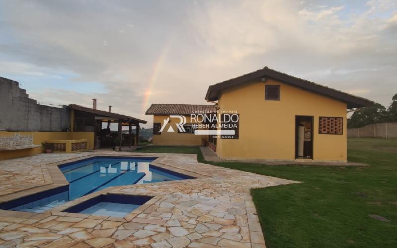 Casa 3 dormitórios sendo 1 Suíte