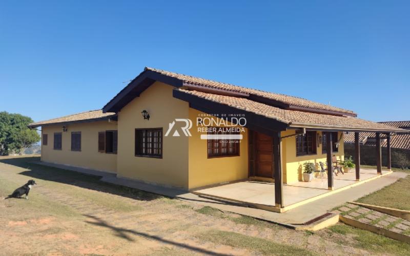 Casa 3 dormitórios sendo 1 Suíte