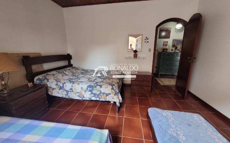 Casa com 4 Dormitórios