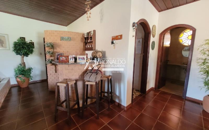 Casa com 4 Dormitórios