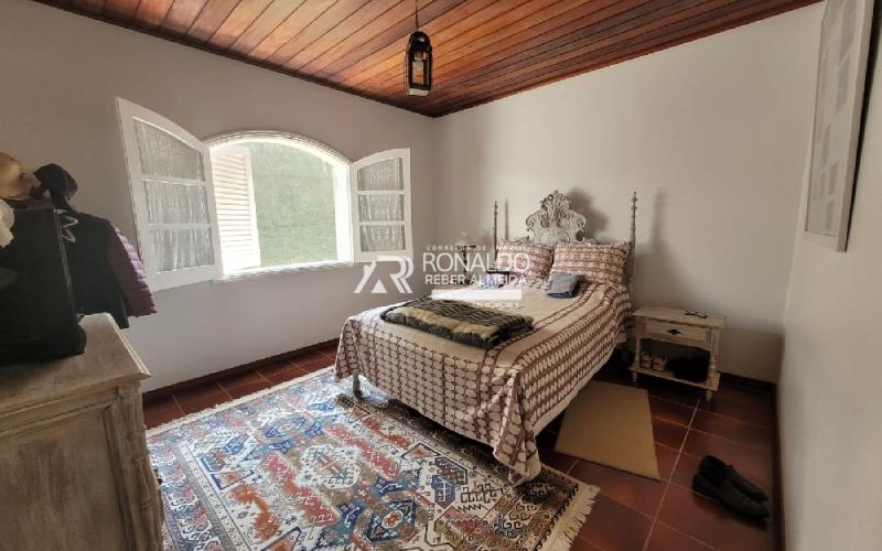 Casa com 4 Dormitórios