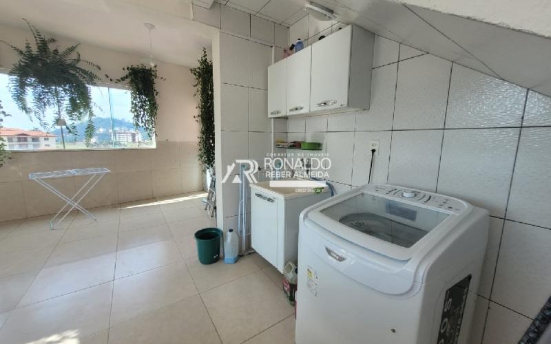 Casa 3 dormitórios sendo 1 Suíte com Hidro e Closet
