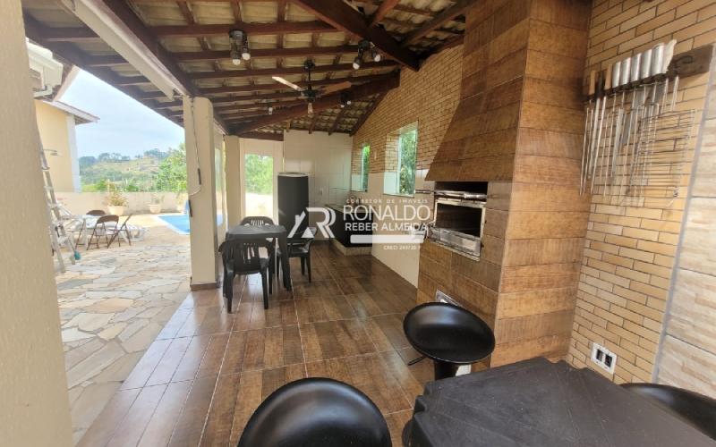 Casa 3 dormitórios sendo 1 Suíte com Hidro e Closet