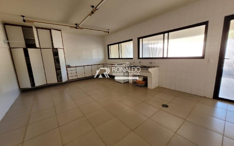 Casa com 11.300m² de Área e 1.977m² de Área Construída