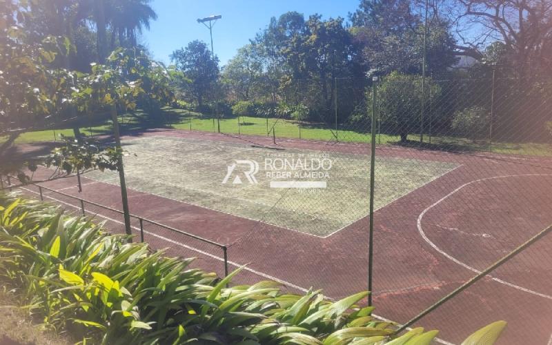 Casa com 11.300m² de Área e 1.977m² de Área Construída
