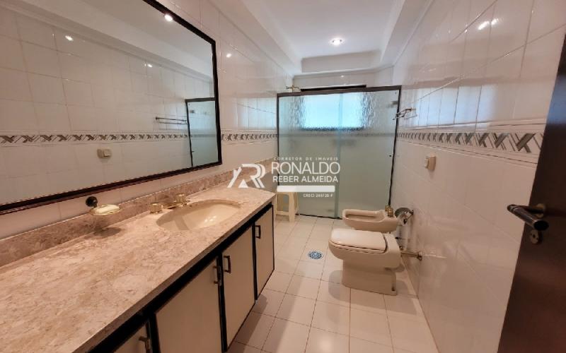 Casa com 11.300m² de Área e 1.977m² de Área Construída