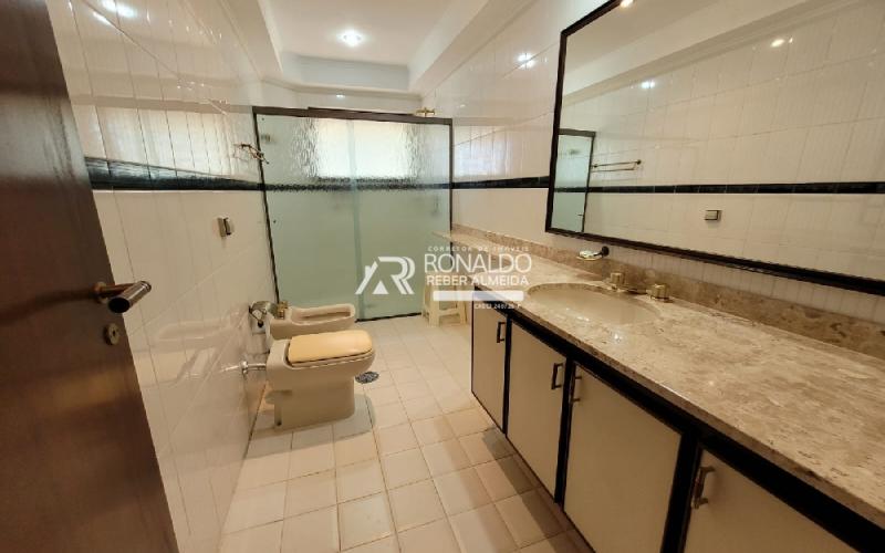 Casa com 11.300m² de Área e 1.977m² de Área Construída