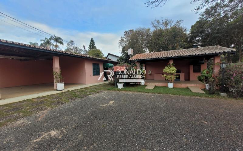 Casa - Chácara com piscina