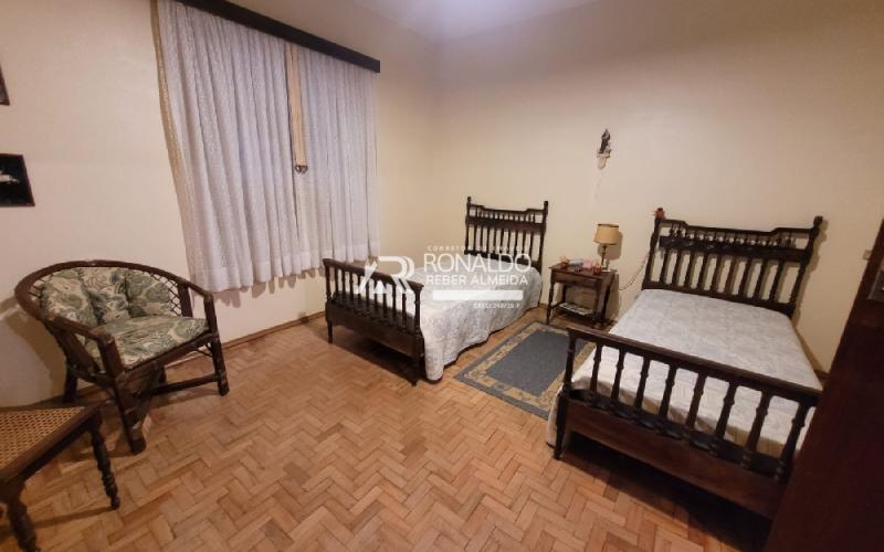 Casa - Chácara com piscina
