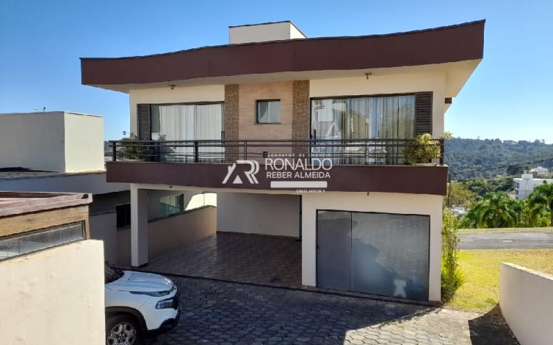 Casa Alto Padrão em Condomínio