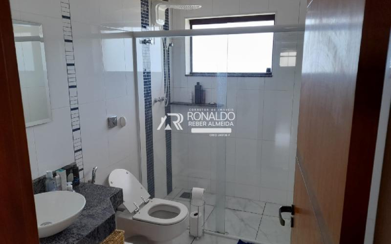 Casa Alto Padrão em Condomínio