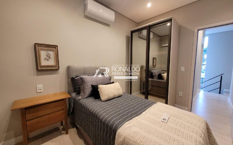 Casa em Condomínio Fechado