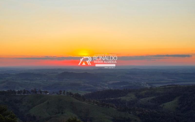 Casa em Condomínio de Alto Padrão