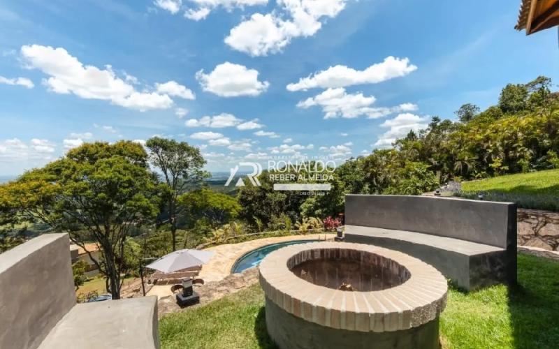 Casa em Condomínio de Alto Padrão