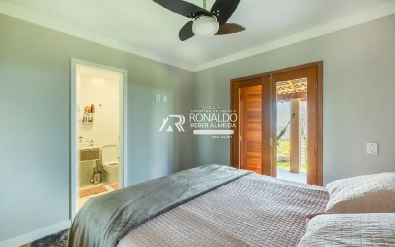 Casa em Condomínio de Alto Padrão