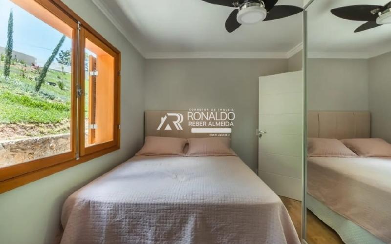 Casa em Condomínio de Alto Padrão