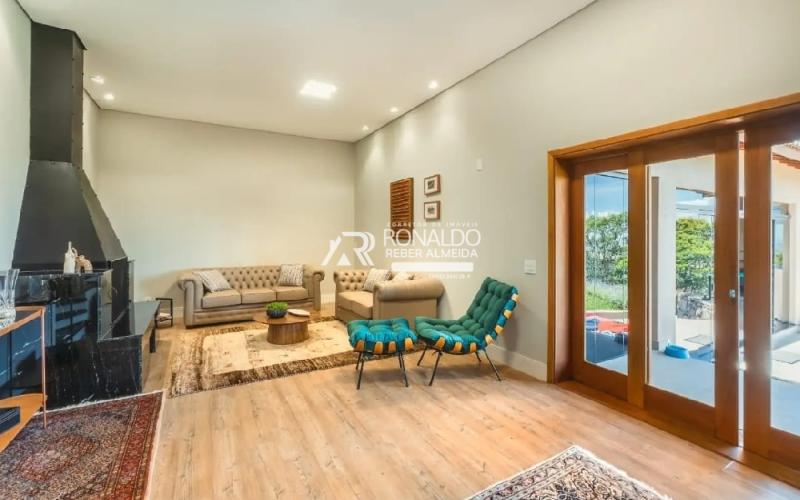 Casa em Condomínio de Alto Padrão