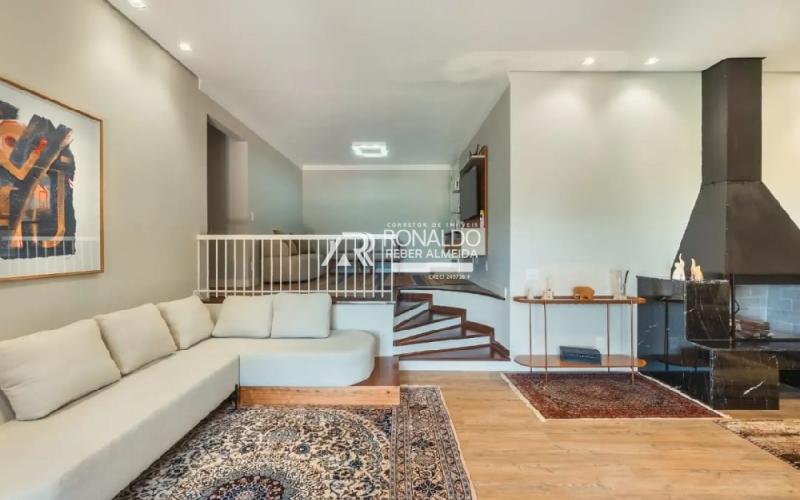 Casa em Condomínio de Alto Padrão