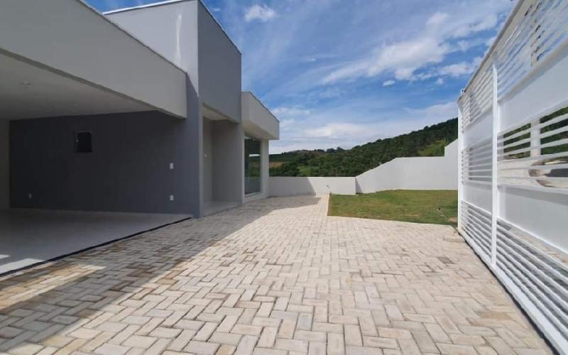Casa 3 dormitórios sendo 1 Suíte